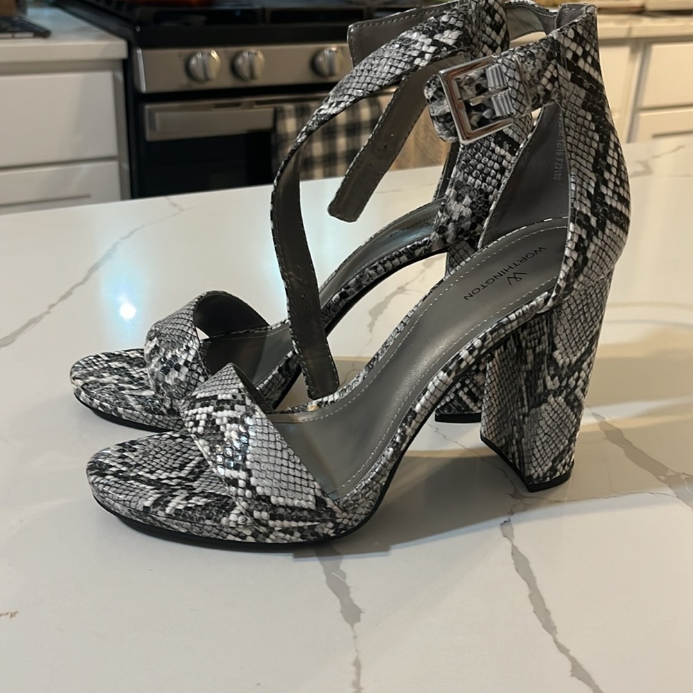 Snakeprint heels - Picture 2 of 4